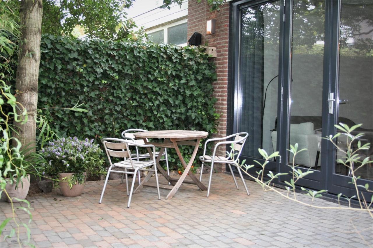 Behind The Tree * Hoofddorp